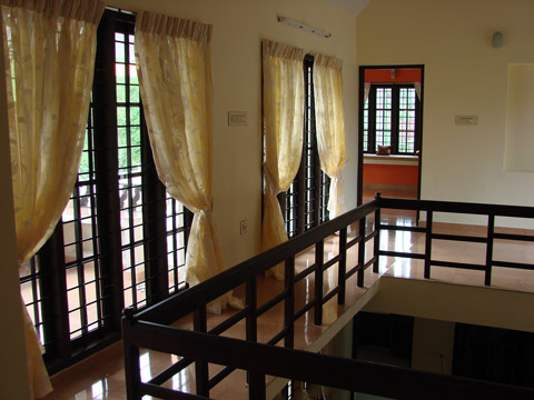 Upper living