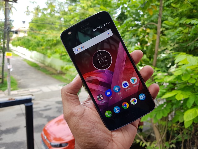 Moto Z2 Play Review
