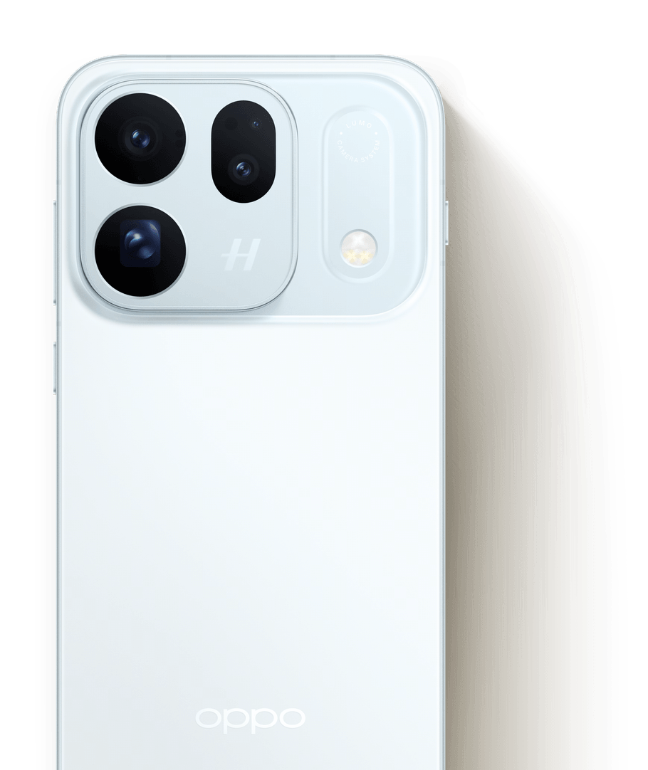 Rear camera module of the OPPO Find X10 in Glacier Blue